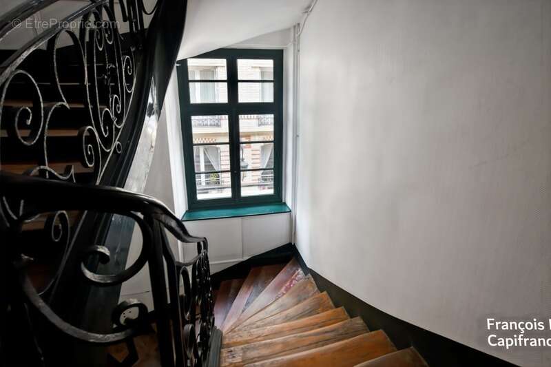 Studio à vendre - PARIS 7EME ARRONDISSEMENT (75) Rue Rousselet - 17,27 m2 - 320 000 € honoraires d'agence inclus - photo 6