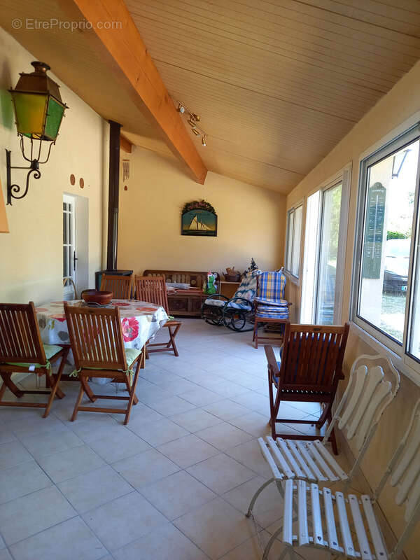 Maison à SAINT-CHRISTOLY-DE-BLAYE