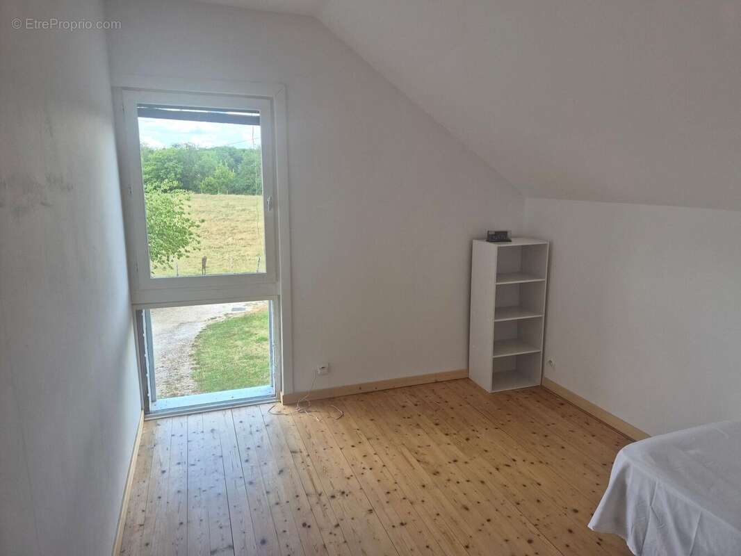 Maison 124 m² à Dammartin-Marpain  - photo 5