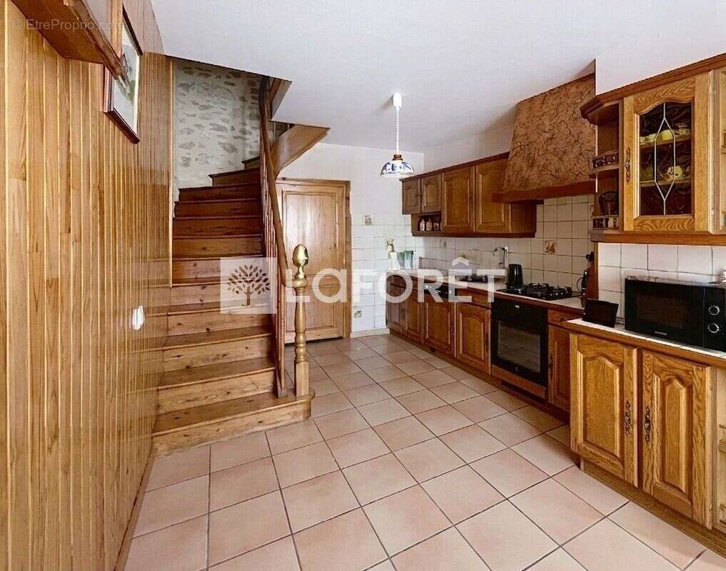 Maison en pierre de caractère Idéal chambres d'hôtes, projet bi-famille ou grand espace de vie à 10 min de Blaye - photo 2