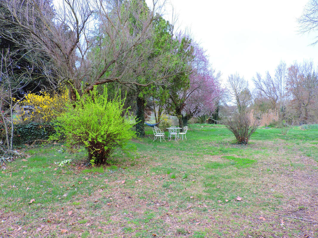 A VENDRE LURS Ancienne ferme en pierres de près de 200 m2  sur 1 ha 845 m2 - photo 18