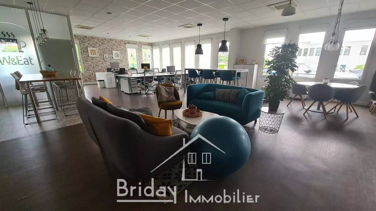 Commerce à SAINT-GENIS-LAVAL