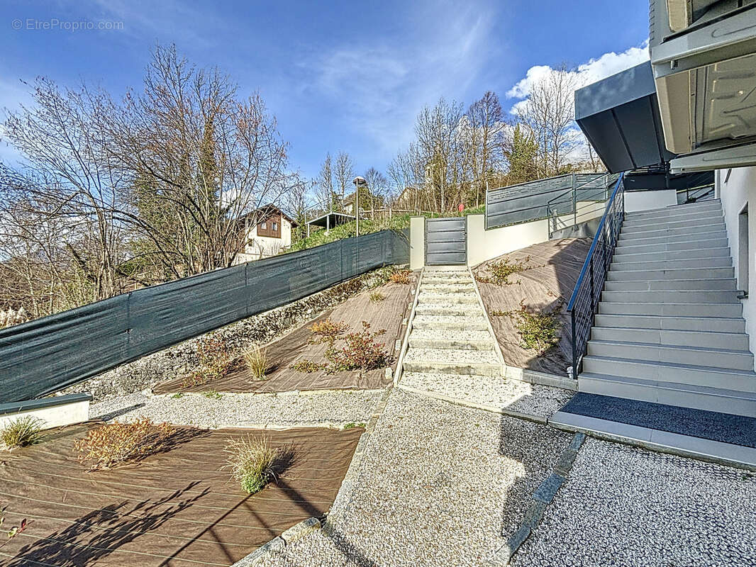 Appartement à SAINT-JEOIRE-PRIEURE