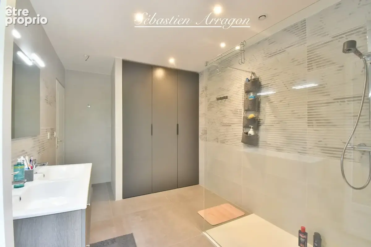 PUJOLS (47)-188 m² de confort et d’espace, 4 chambres, piscine et triple garage - photo 12