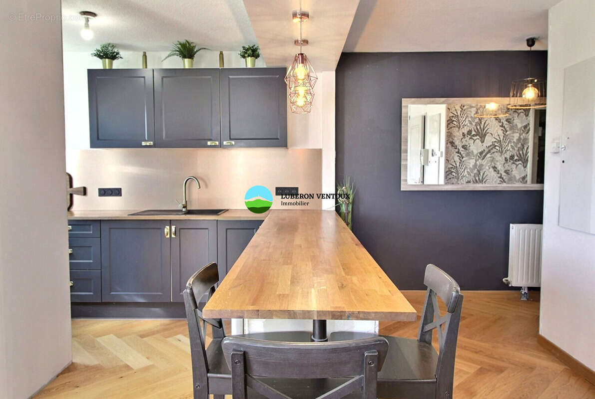 Appartement à PERNES-LES-FONTAINES