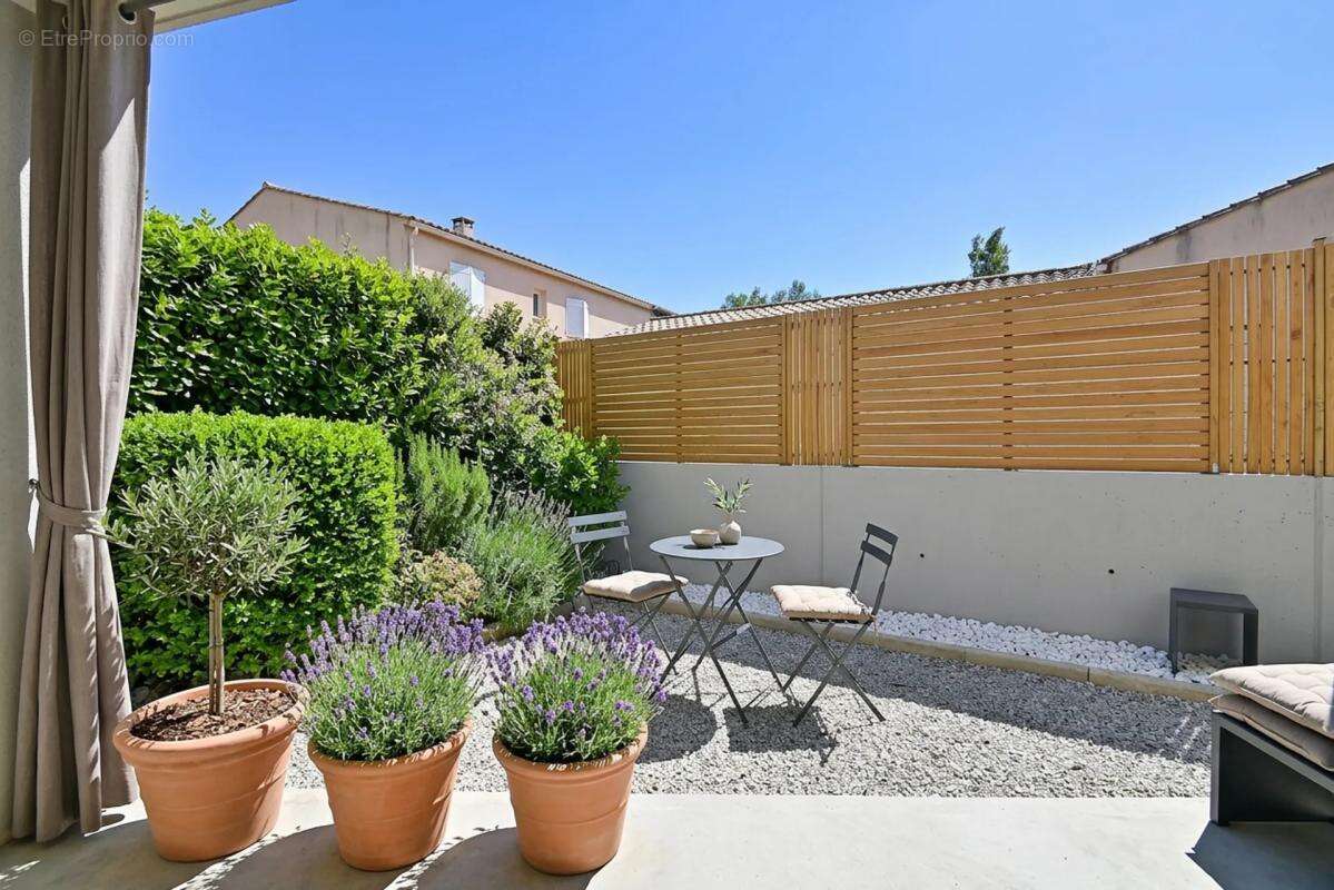 Maison à MORIERES-LES-AVIGNON