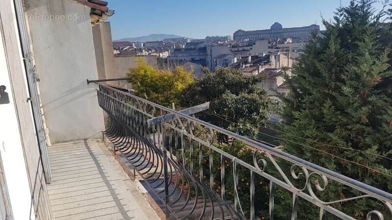 Appartement à MARSEILLE-3E