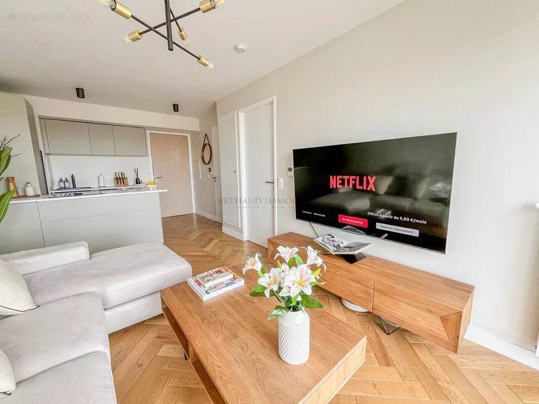 Appartement à COURBEVOIE