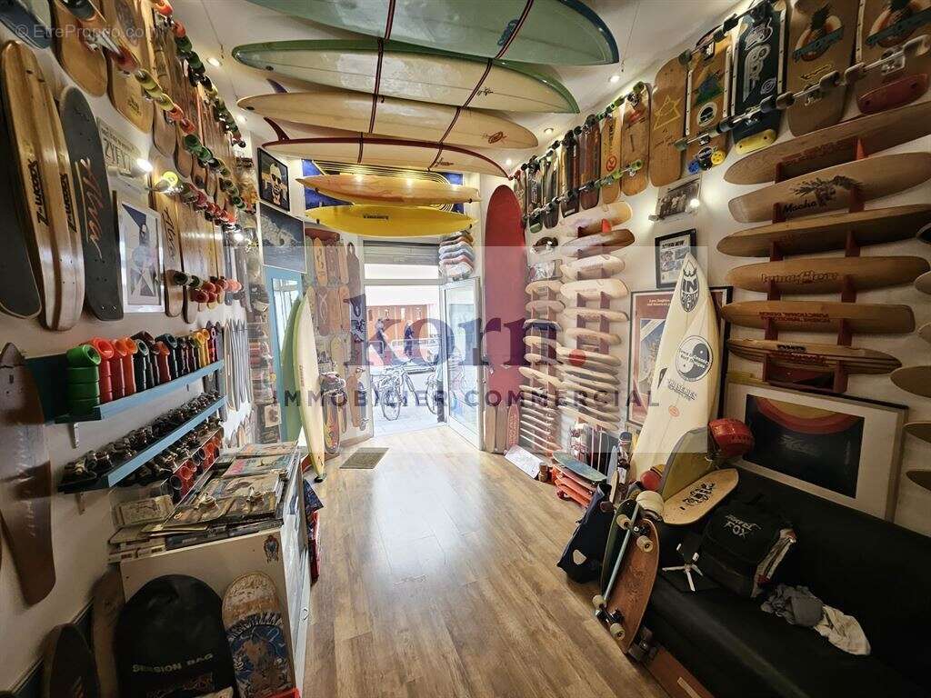 Commerce à PARIS-2E