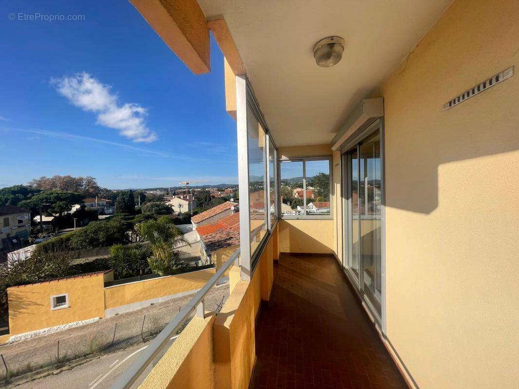 Appartement à SIX-FOURS-LES-PLAGES