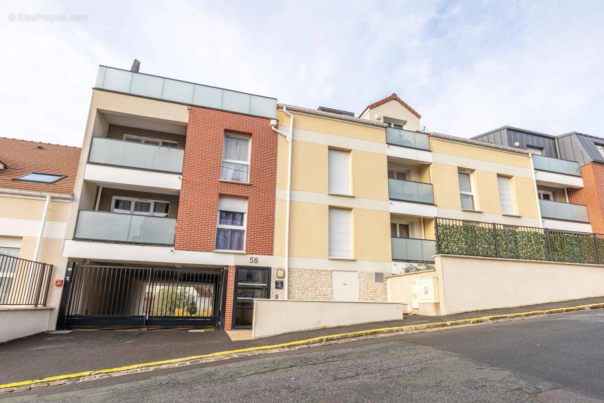 Appartement à CORBEIL-ESSONNES