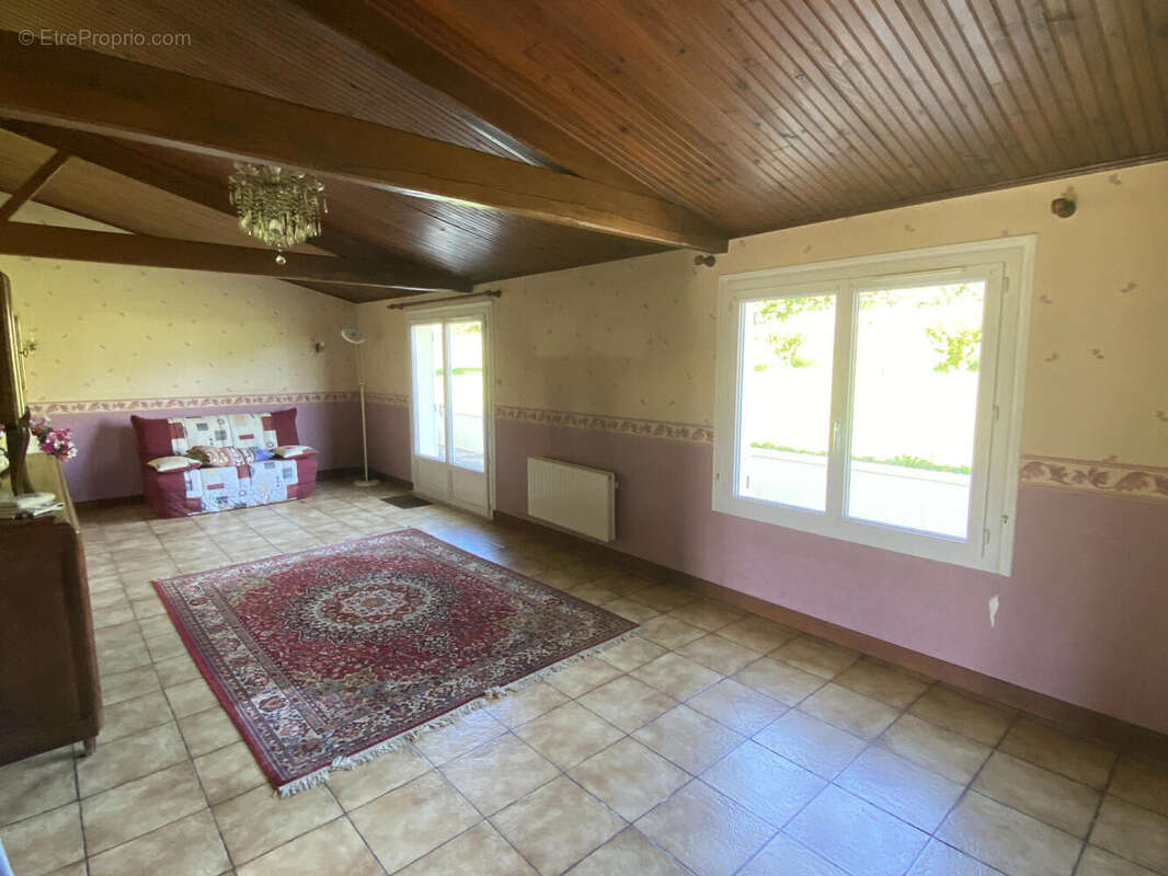 Jolie maison de campagne à vendre à Bors-de-Montmoreau - photo 5