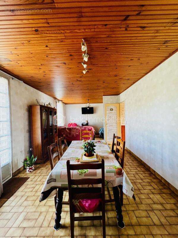  Charmant pavillon de plain-pied 3CH avec grand terrain clos 3000M 7KM RUFFEC - photo 2