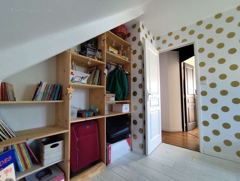 Maison à SAINT-JACUT-LES-PINS