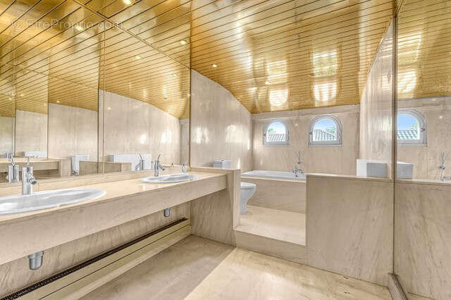 Maison T5 de 292 m2 avec piscine et terrain de 2000 m2 - photo 15