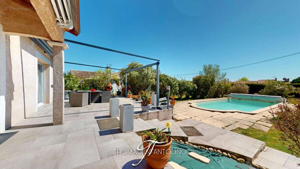 En exclusivite - plain pied - 4 chambres - piscine - panneaux solaire - photo 9