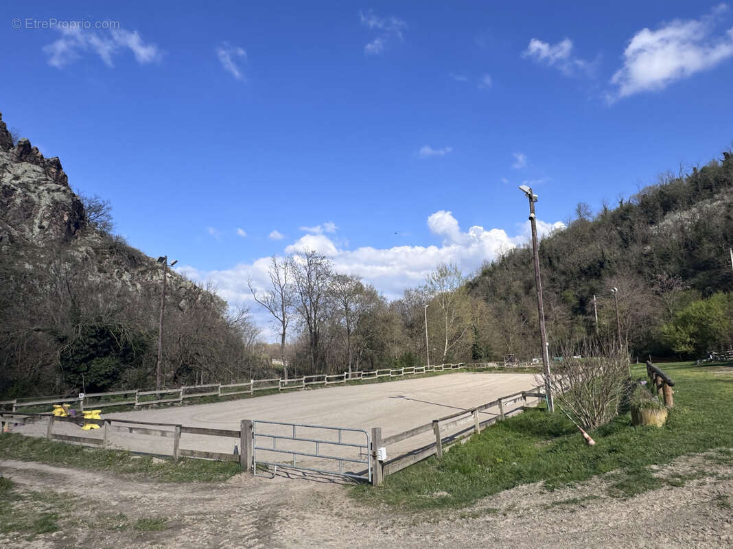 Maison rénovée, dépendances, écuries, carrière   1,9 ha de terrain - photo 12