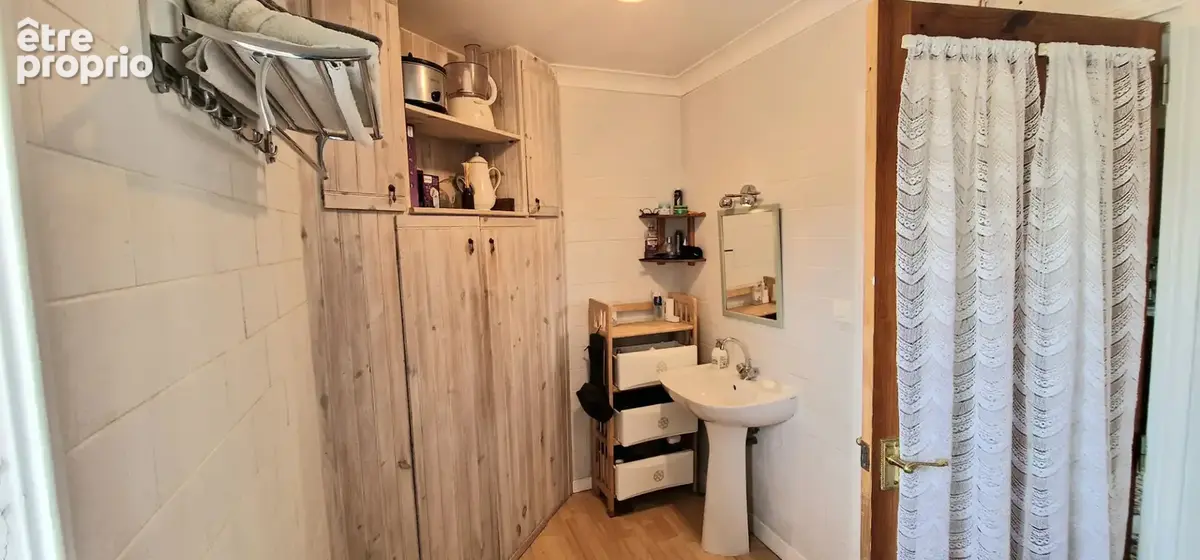 COTES D'ARMOR Maison en pierre 3 chambres, bien présentée avec magnifique terrasse surélevée, vue, sous-sol, atelier, terrain - photo 15