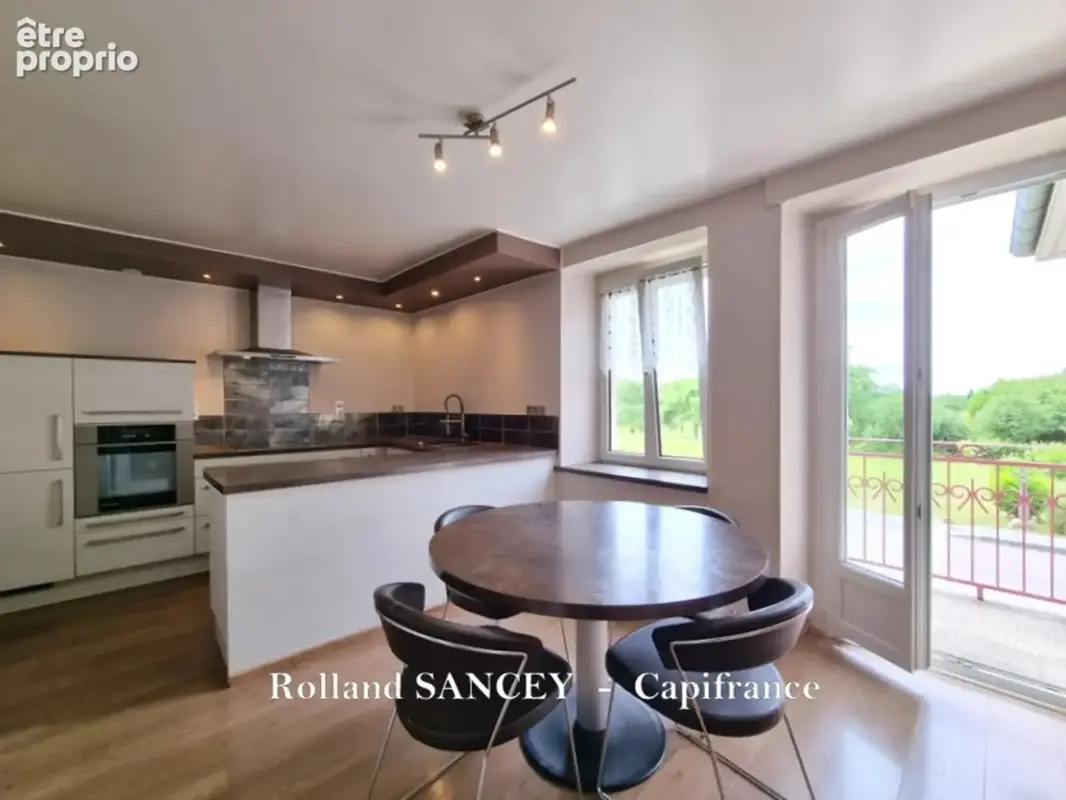 A vendre  ROYE (70) Maison avec habitation principale et logement locatif sur plus de 5800 m2 - photo 2