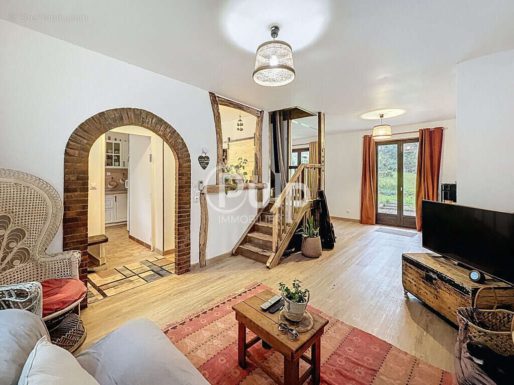 Maison à BEAURAINVILLE