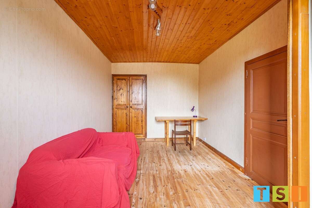 Maison à POUY-DE-TOUGES