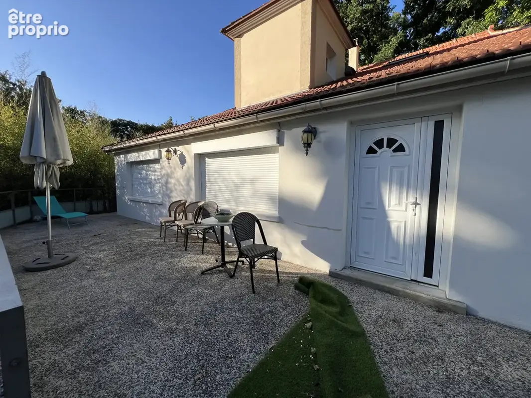 Maison familiale avec jardin, deux terrasses et garage - photo 4