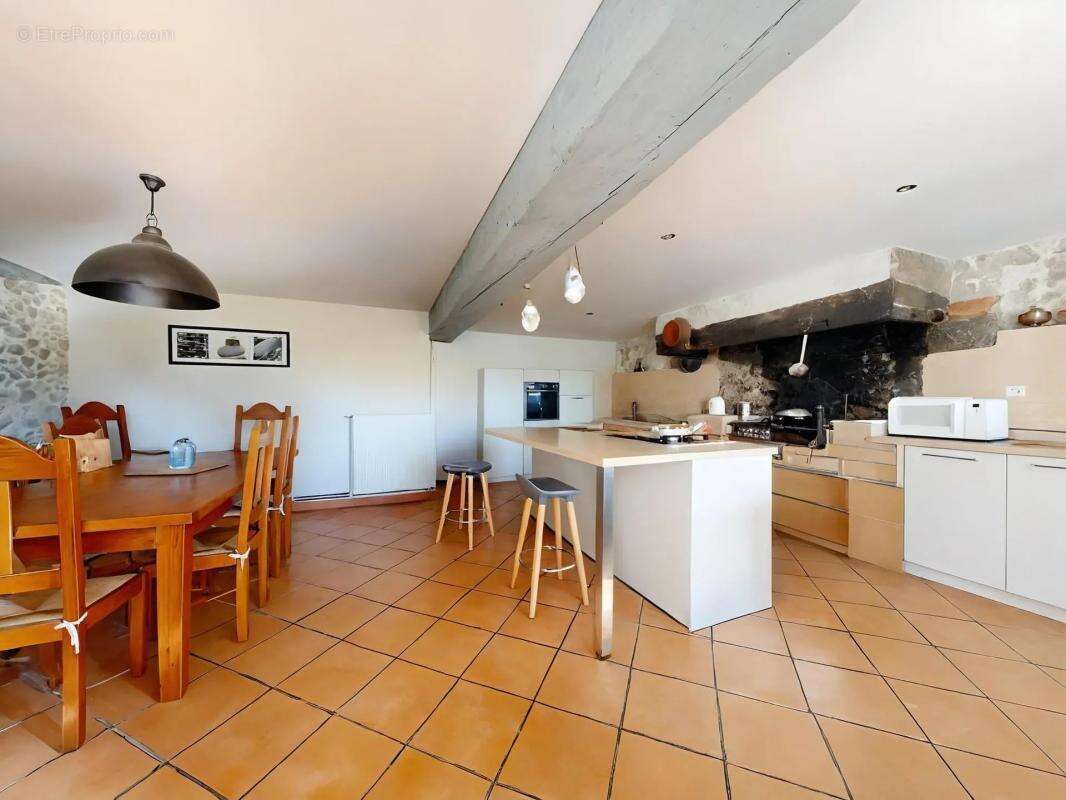 Maison à LAPEYROUSE