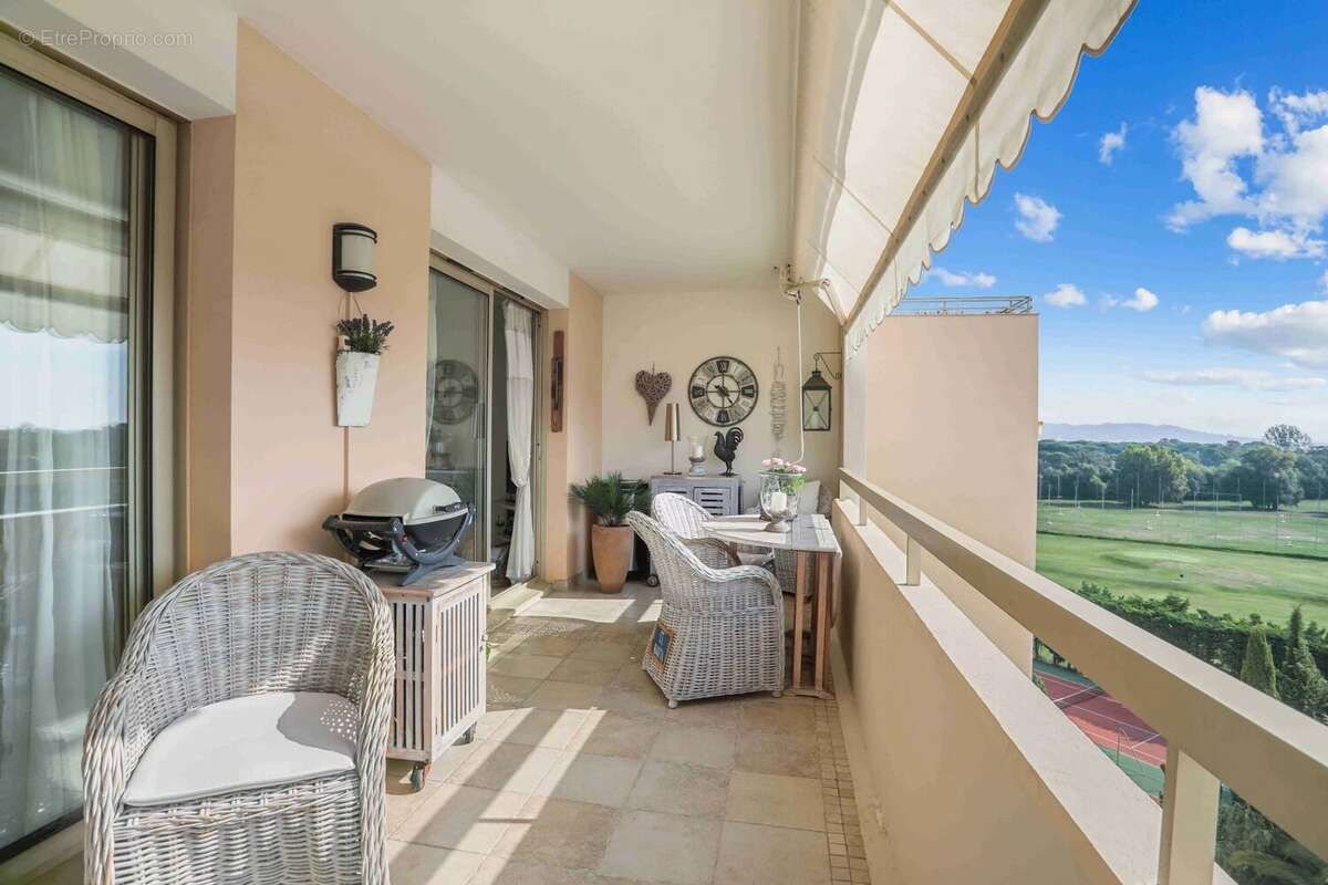 Appartement à MANDELIEU-LA-NAPOULE