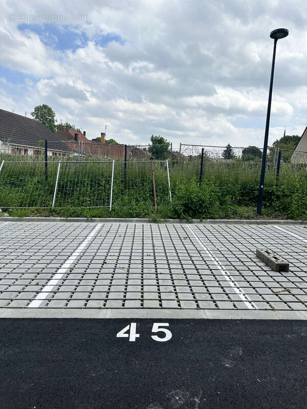 Parking à QUESNOY-SUR-DEULE