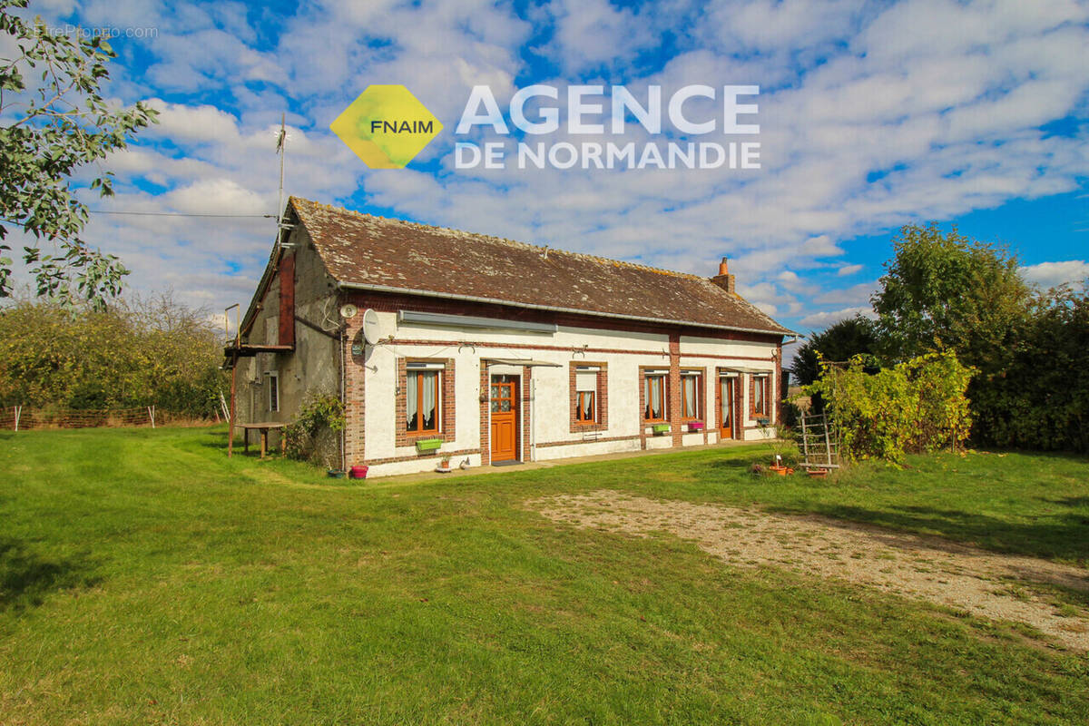 Maison à LA FERTE-FRENEL