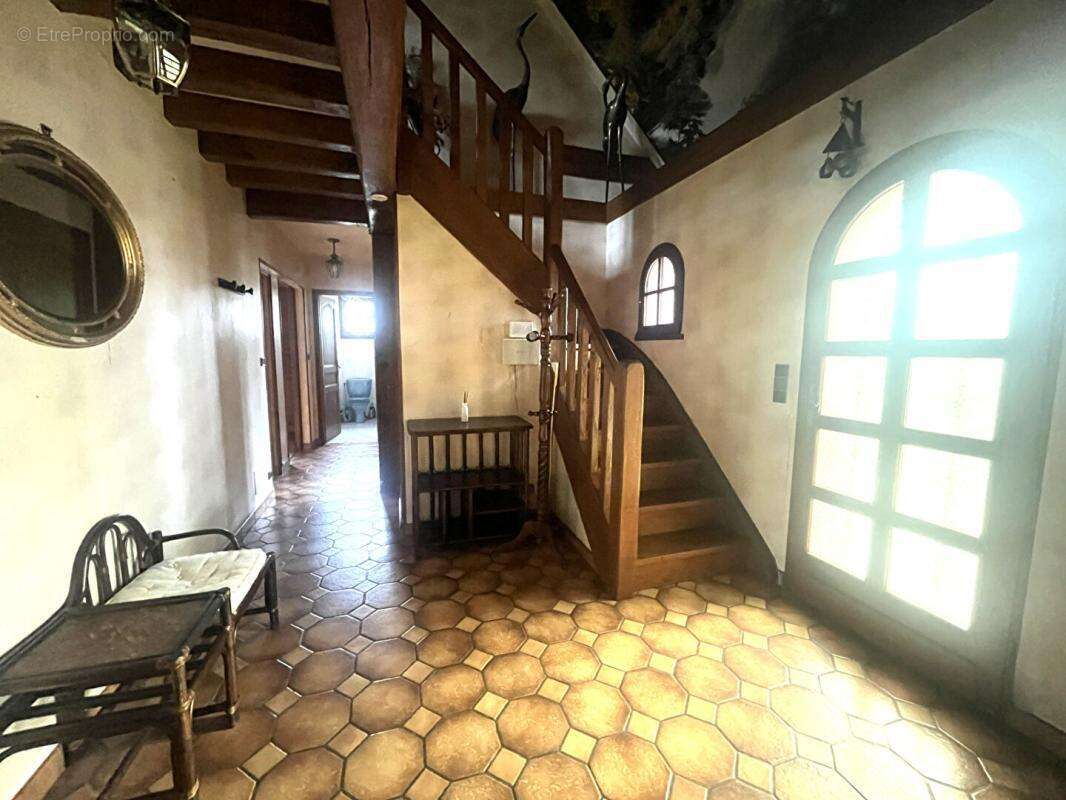 Maison sur sous sol 6 chambres  200 m2 - photo 4