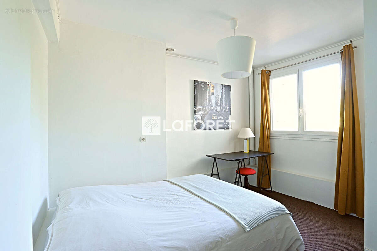 Appartement à PARIS-14E