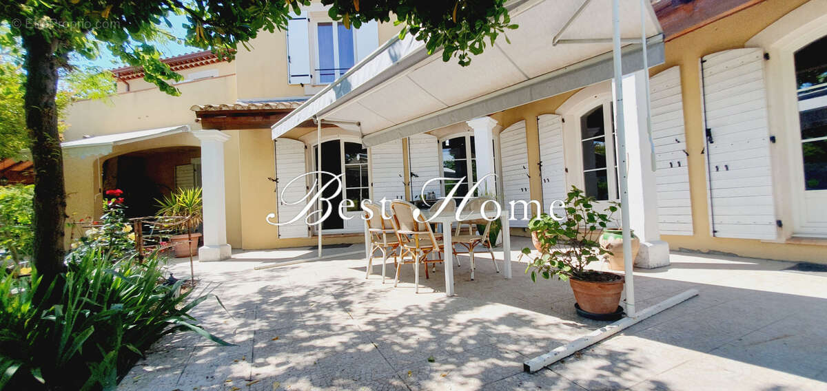 Maison à UZES
