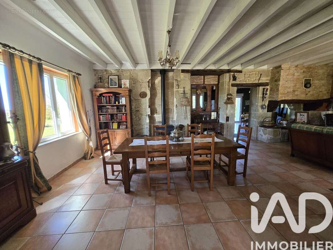 Maison 246 m² à Montignac-De-Lauzun  - photo 3