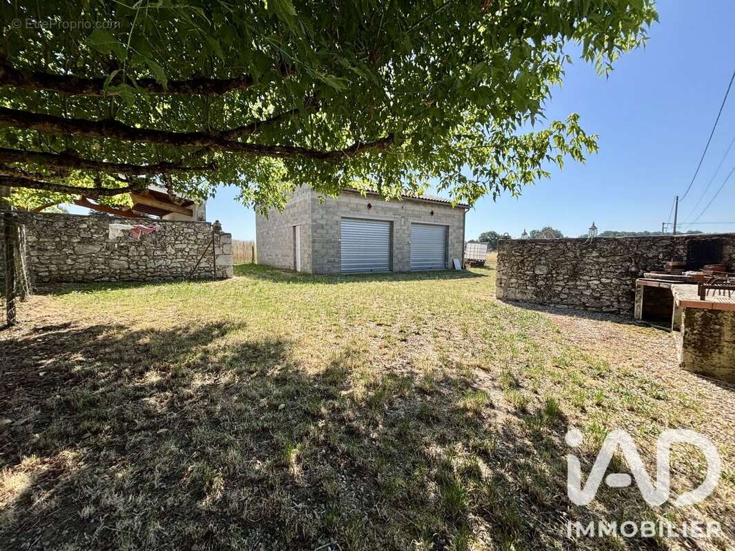Maison 118 m² à Saint-Andre-Et-Appelles  - photo 3