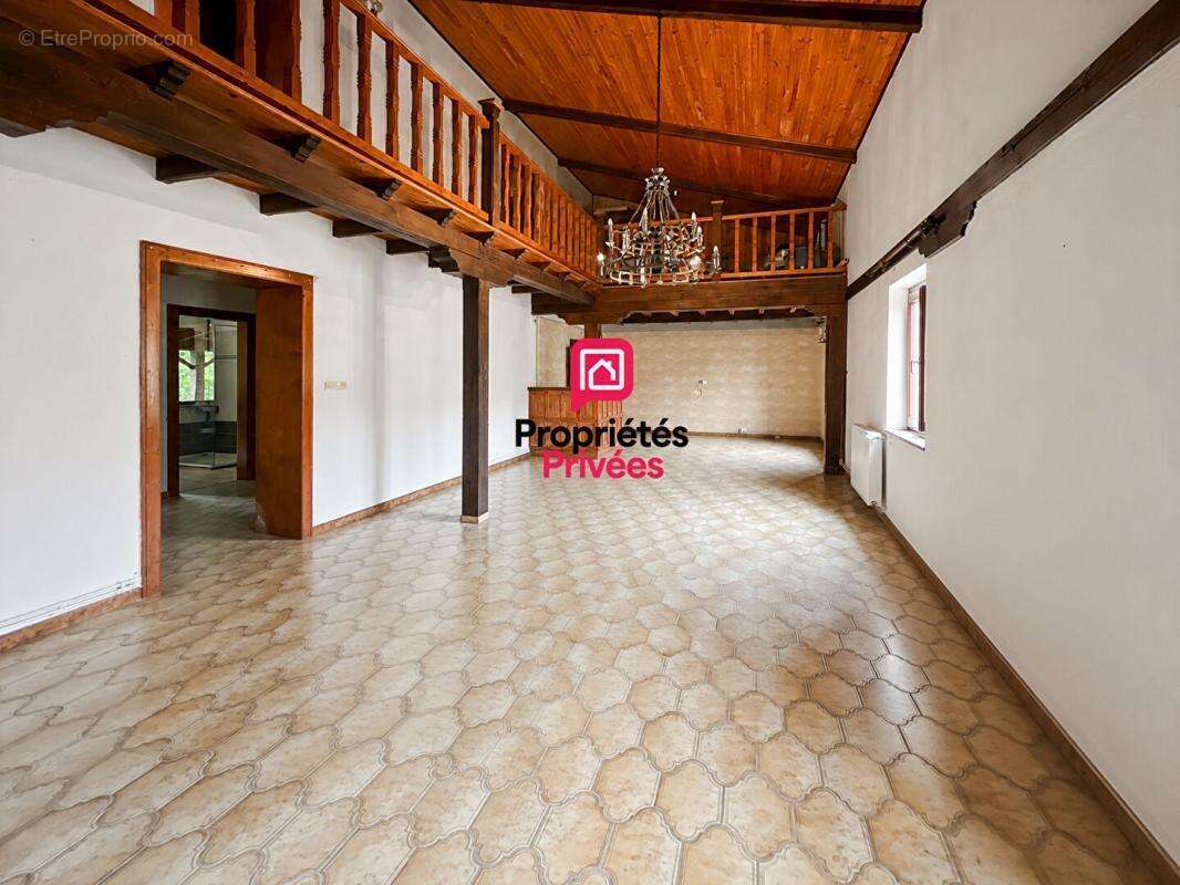 Maison 185m² - 3 chambres - jardin et grange attenante - photo 4