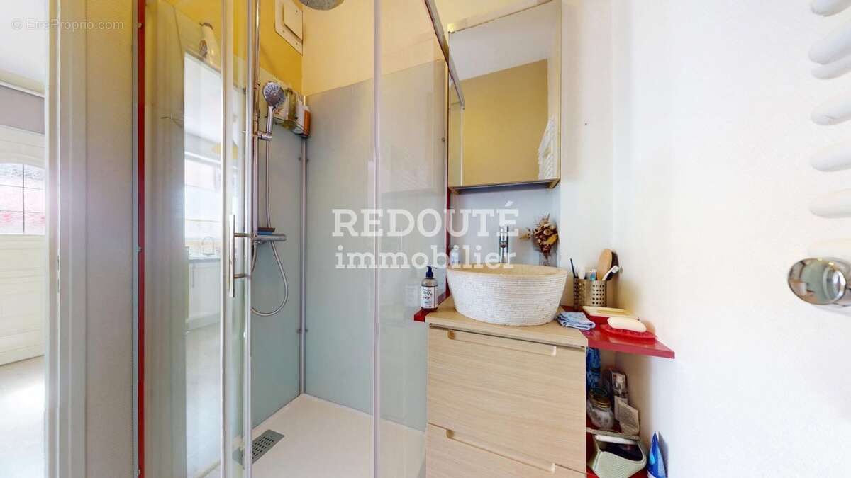A vendre secteur gambetta f2 en bon etat avec jardin au calme - photo 9