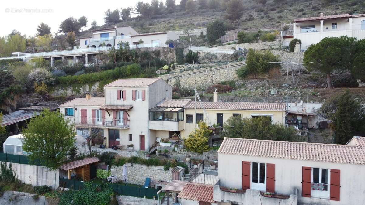 Maison à EZE