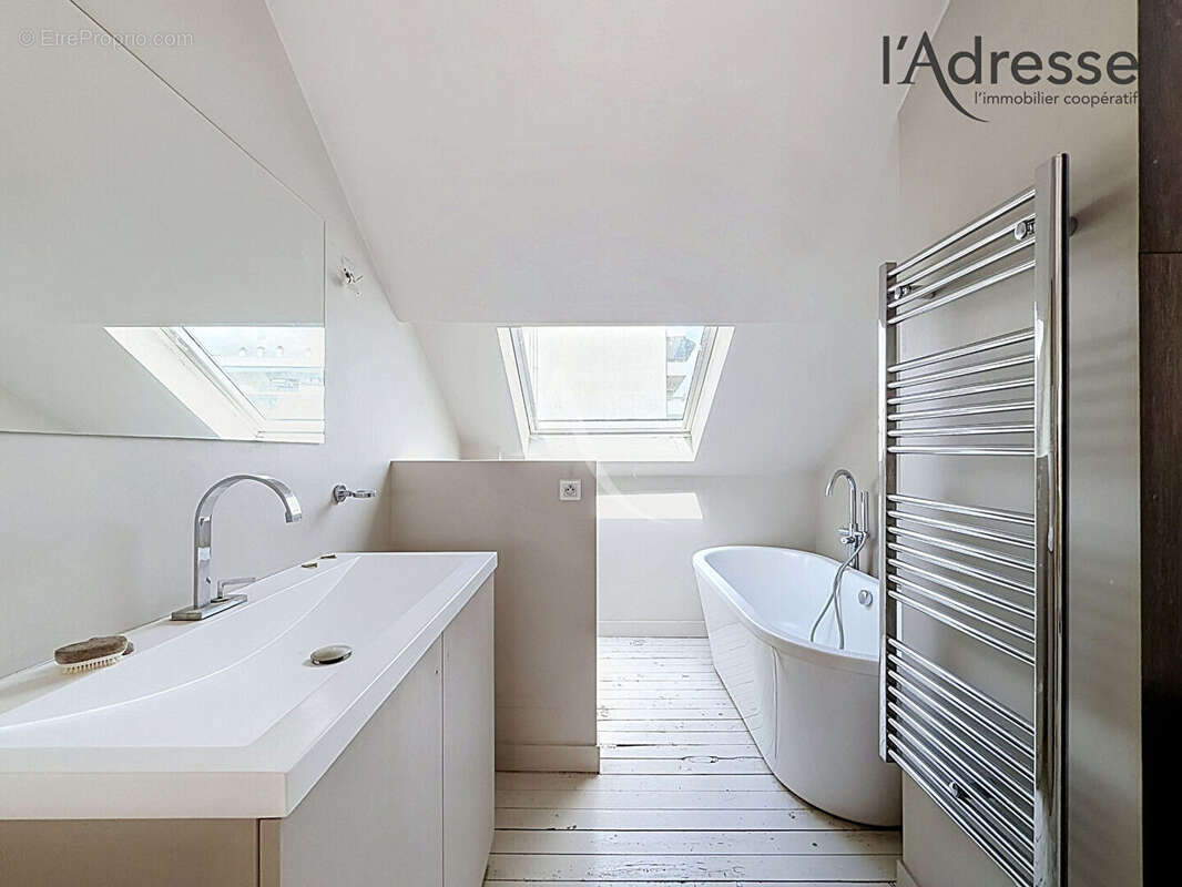 PUTEAUX/ Centre-Ville - Maison 8 pièces 168m² - 126m² d'Extérieurs - photo 15