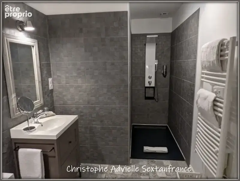 Ensemble immobilier, habitation 230 M2, 5 chambres d'hôtes, 2 gîtes, piscine sur 1 Ha - photo 6