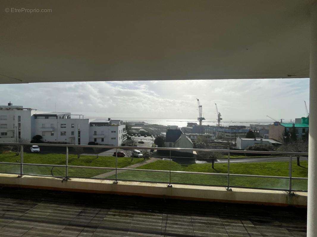 BREST : LA CORNICHE -Appartement T4 avec superbe vue mer - photo 6