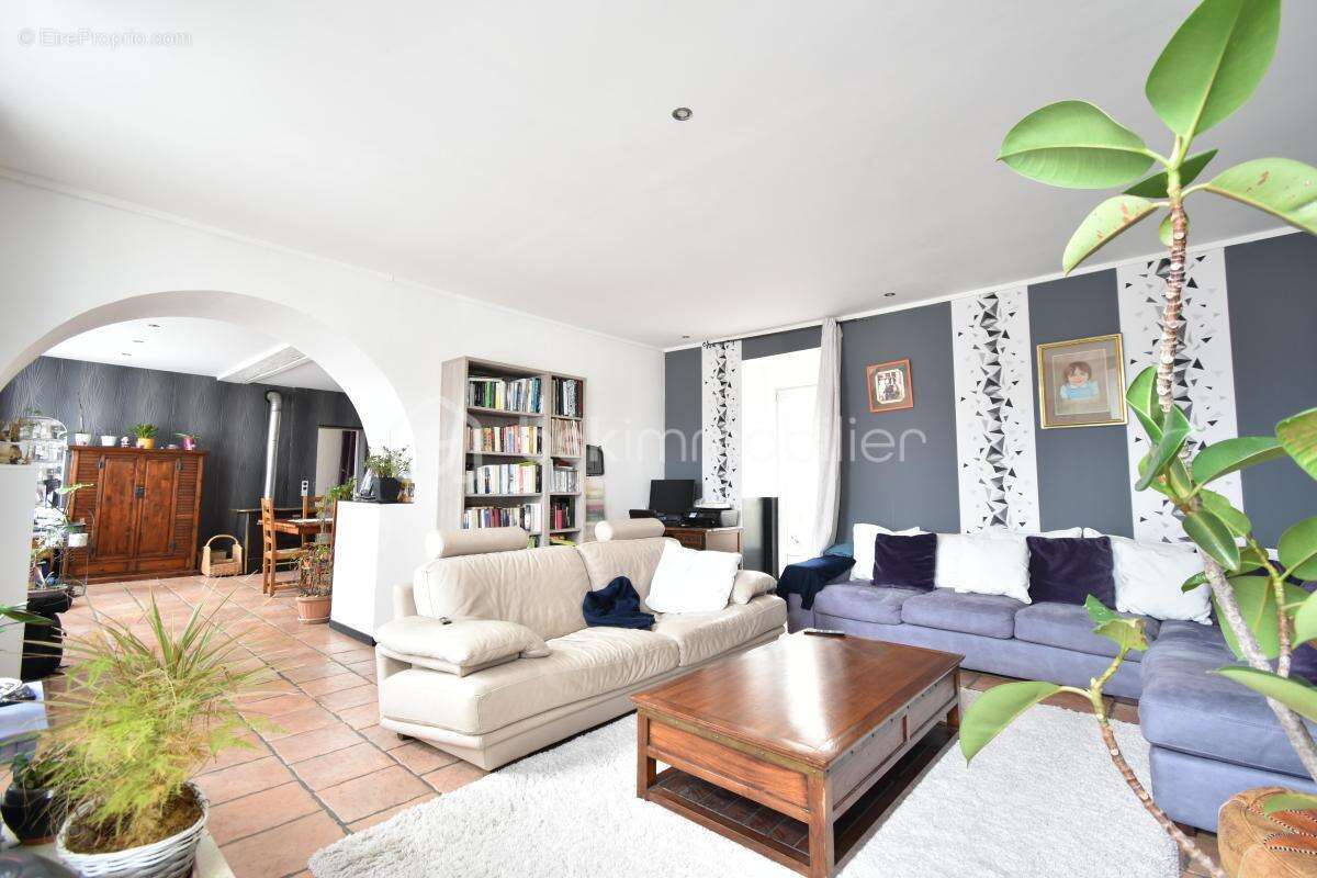 Maison à SAINT-LOUP-DE-NAUD