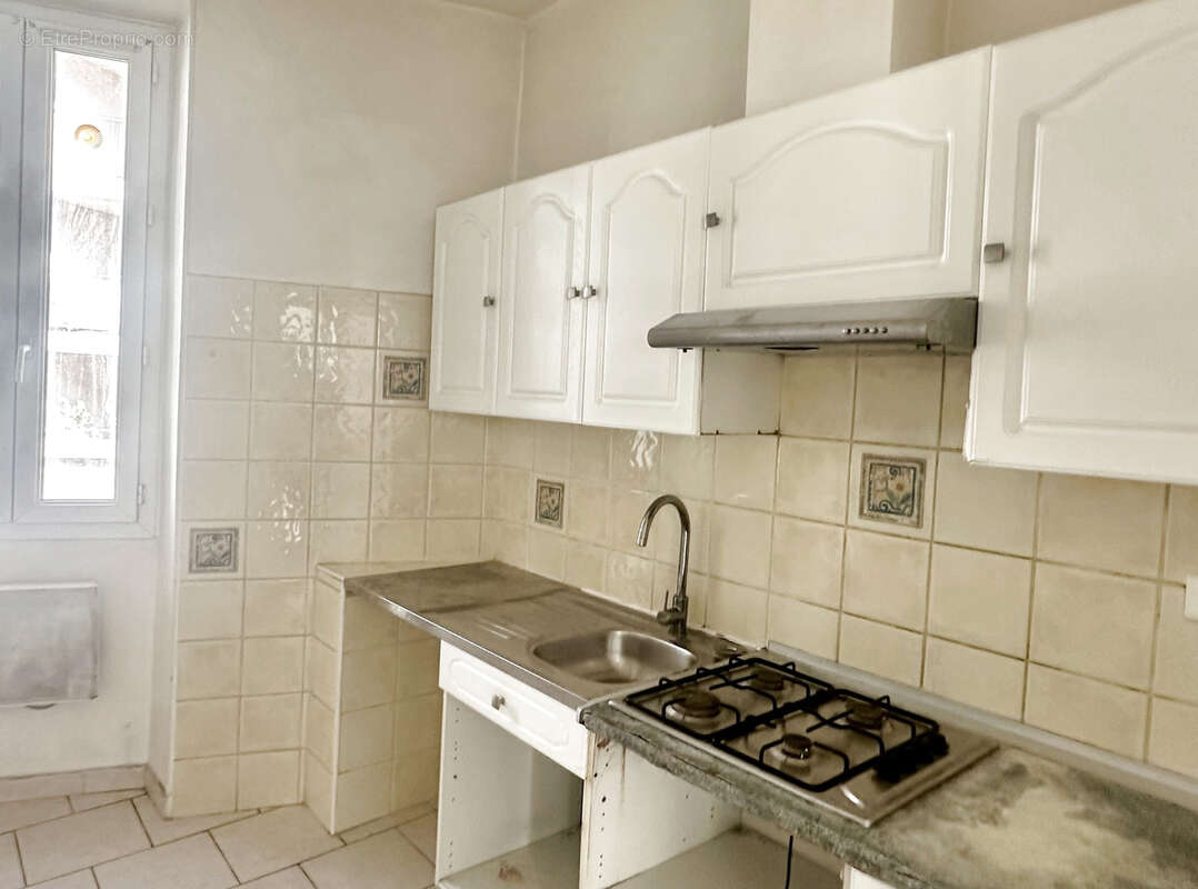 Appartement à MARSEILLE-4E