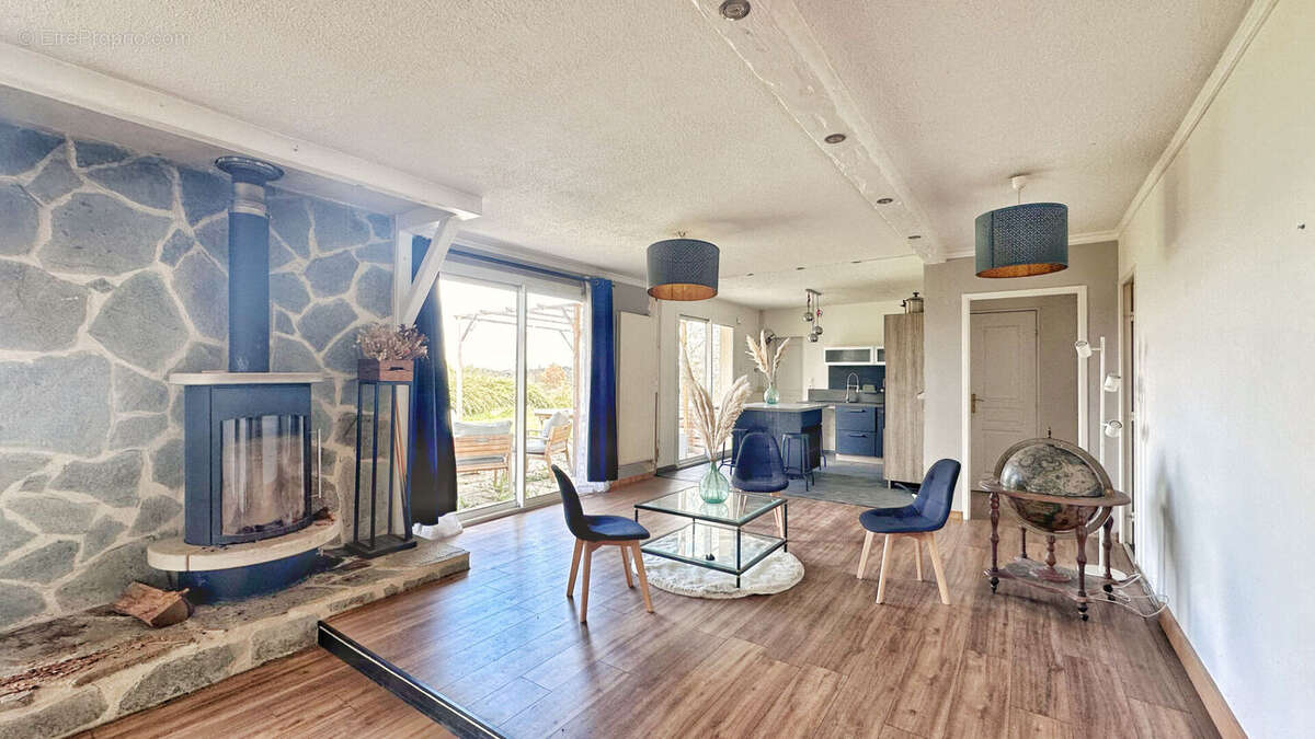 Maison 146m² à saint-genès-champanelle - photo 4