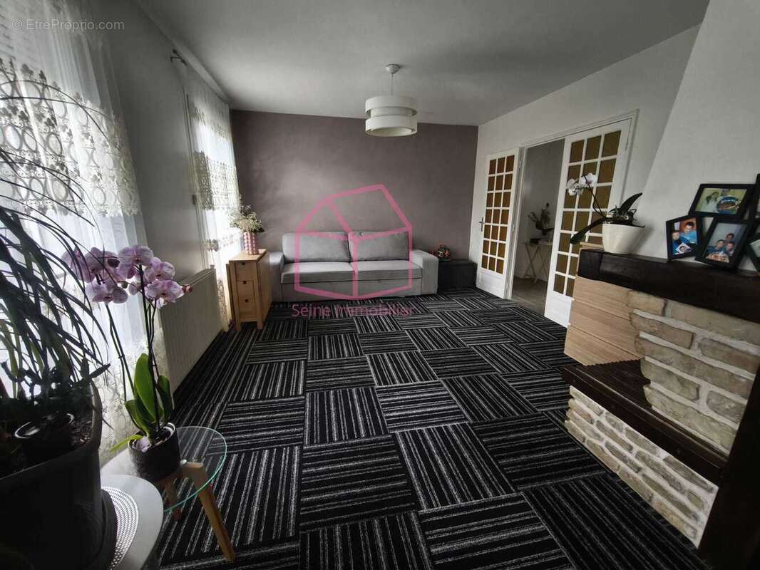 Maison à VIGNEUX-SUR-SEINE