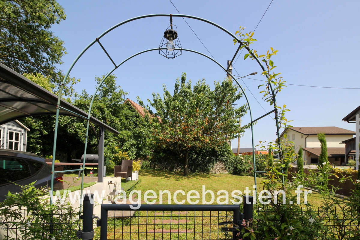 Maison à DIVONNE-LES-BAINS