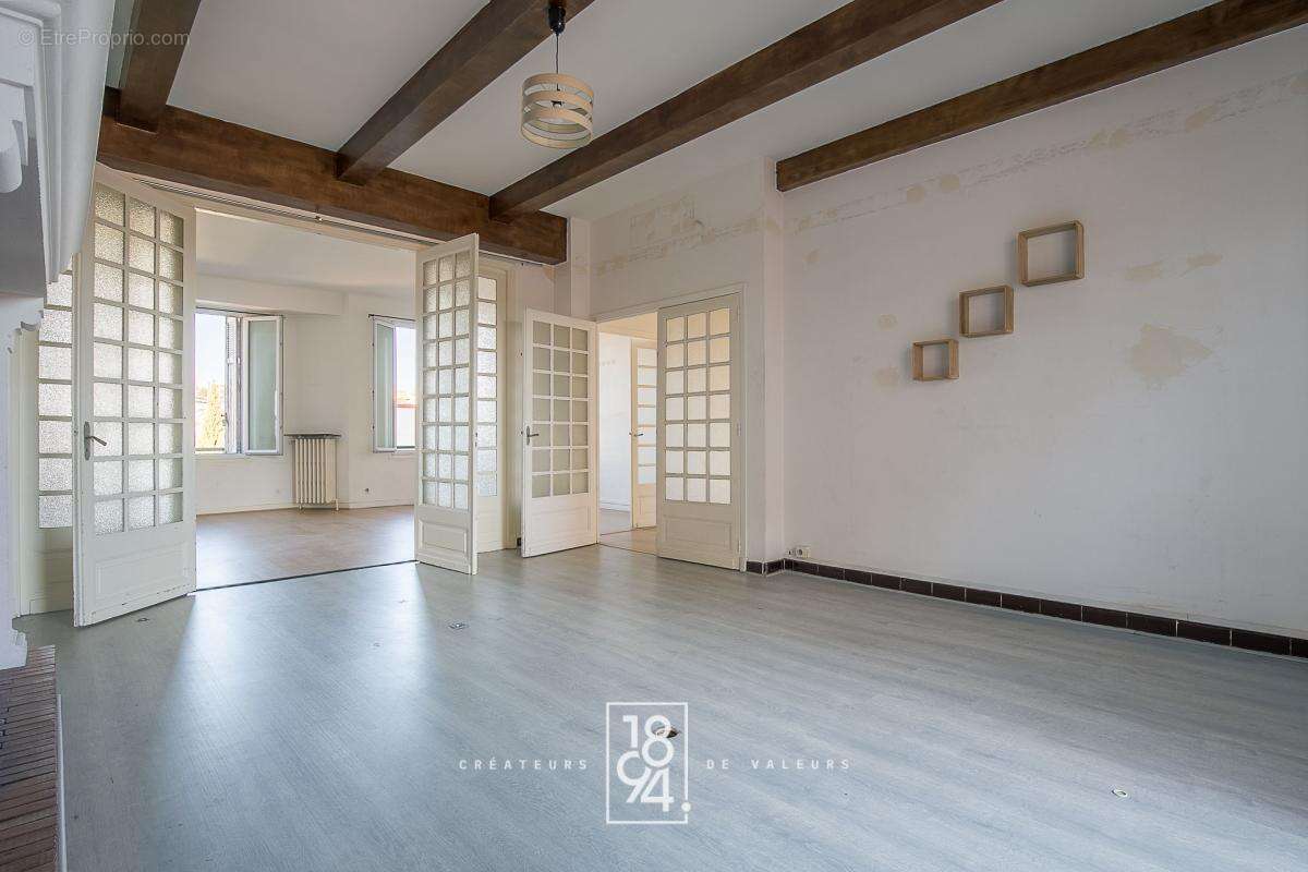 Appartement à MARSEILLE-5E