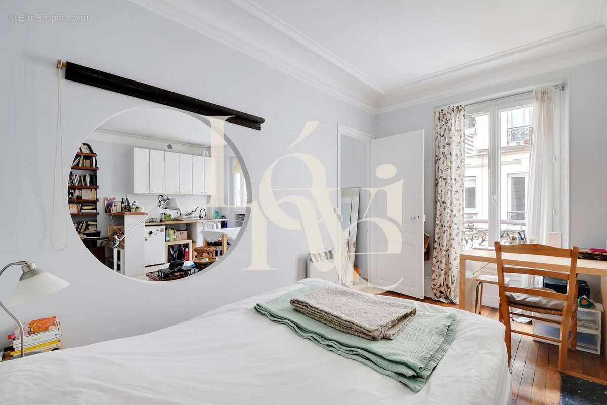 Appartement à PARIS-14E