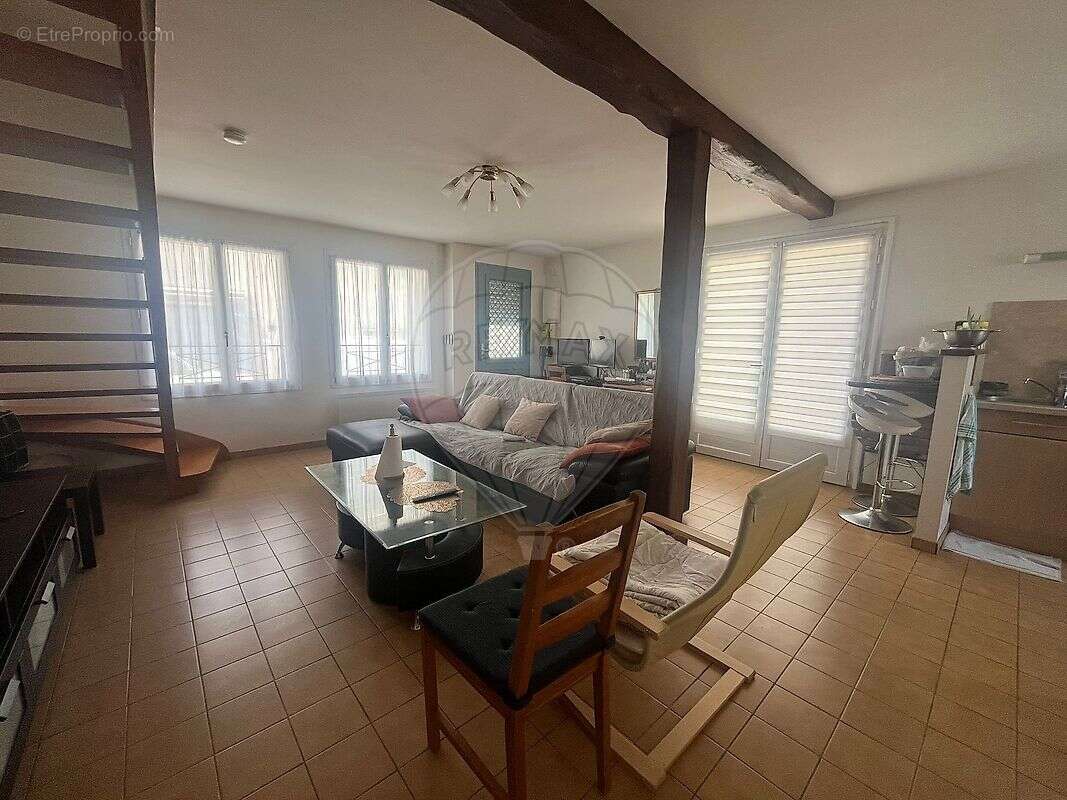 Maison à VARENNES-SUR-SEINE