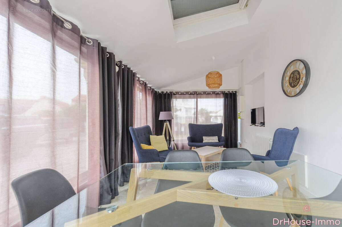 Appartement à ANGOULINS